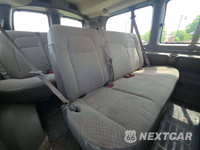 2015 Chevrolet Express 2500 Passenger Van LT 1LT 135.0" WB - zdjęcie 11 z 20 - miniatura