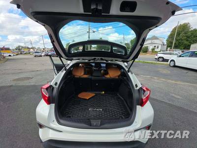 2020 Toyota C-HR XLE - zdjęcie 11 z 20 - miniatura