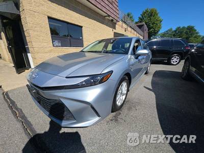 2025 Toyota Camry LE - zdjęcie 1 z 22 - miniatura