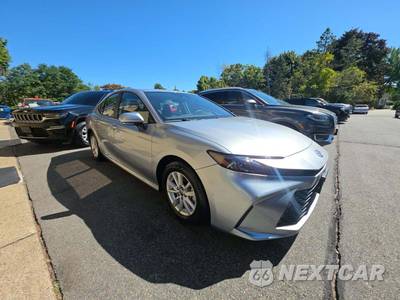 2025 Toyota Camry LE - zdjęcie 4 z 22 - miniatura