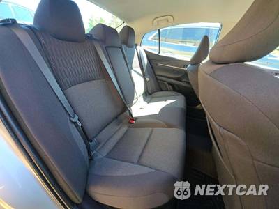 2025 Toyota Camry LE - zdjęcie 16 z 22 - miniatura