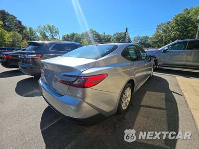2025 Toyota Camry LE - zdjęcie 3 z 22 - miniatura