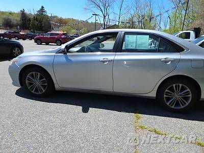 2017 Toyota Camry SE - zdjęcie 3 z 44 - miniatura