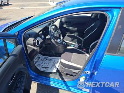 2021 Nissan Versa SV - zdjęcie 6 z 23 - miniatura