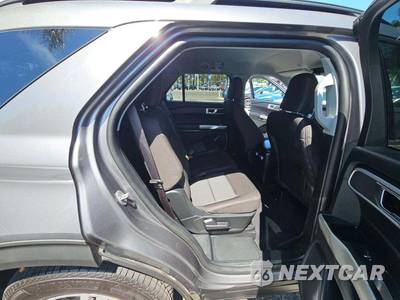 2022 Ford Explorer XLT - zdjęcie 17 z 23 - miniatura