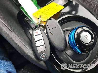 2018 Nissan LEAF SL - zdjęcie 8 z 23 - miniatura