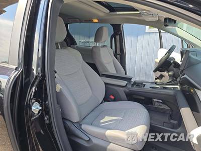 2025 Toyota Sienna LE 8-Passenger 120.5" WB - zdjęcie 19 z 28 - miniatura