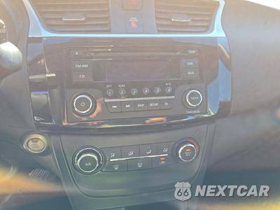 2017 Nissan Sentra SV - zdjęcie 10 z 26 - miniatura