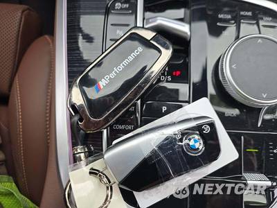 2025 BMW X7 xDrive40i M SPORT LINE - zdjęcie 8 z 21 - miniatura