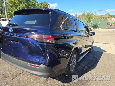 2025 Toyota Sienna LE 8-Passenger 120.5" WB - zdjęcie 3 z 28 - miniatura