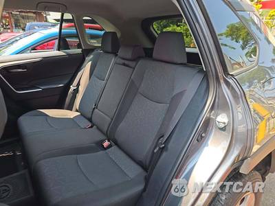 2024 Toyota RAV4 XLE - zdjęcie 13 z 22 - miniatura