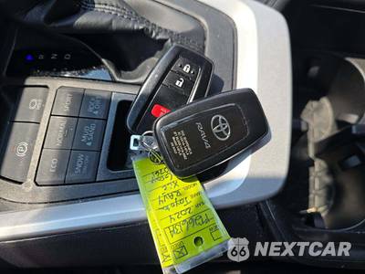 2024 Toyota RAV4 XLE - zdjęcie 8 z 22 - miniatura