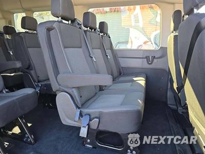2025 Ford Transit Passenger Van XLT Medium Roof 148.0" WB - zdjęcie 13 z 21 - miniatura