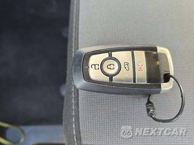2026 Ford Transit Passenger Van XLT Medium Roof 148.0" WB - zdjęcie 8 z 21 - miniatura