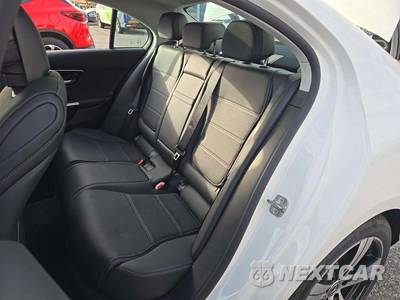 2026 Mercedes-Benz C 300 4MATIC - zdjęcie 13 z 20 - miniatura