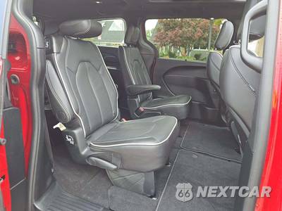 2027 Chrysler Pacifica Limited 121.6" WB - zdjęcie 17 z 22 - miniatura