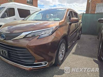 2021 Toyota Sienna XLE 7-Passenger 120.5" WB