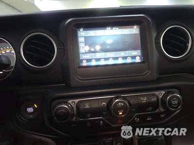 2021 Jeep Wrangler Unlimited Sahara - zdjęcie 10 z 21 - miniatura