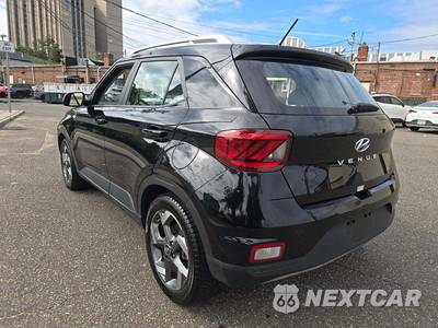 2025 Hyundai Venue SEL - zdjęcie 2 z 22 - miniatura