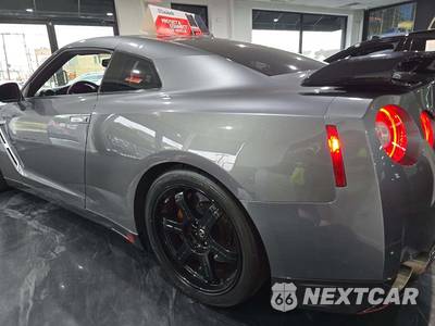 2015 Nissan GT-R Premium - zdjęcie 2 z 21 - miniatura