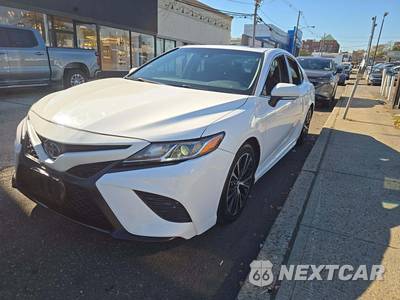 2018 Toyota Camry SE - zdjęcie 1 z 28 - miniatura