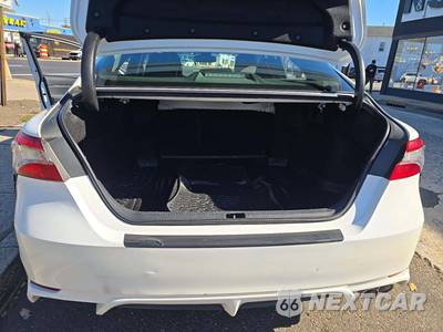 2018 Toyota Camry SE - zdjęcie 14 z 28 - miniatura