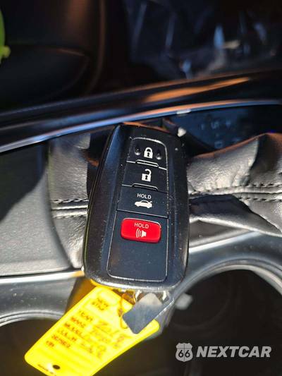 2018 Toyota Camry SE - zdjęcie 8 z 28 - miniatura