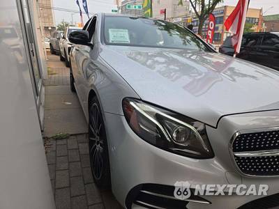2019 Mercedes-Benz AMG E 53 4MATIC Sedan - zdjęcie 4 z 24 - miniatura