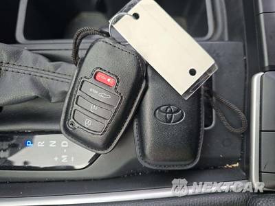 2024 Toyota Grand Highlander Limited - zdjęcie 8 z 31 - miniatura