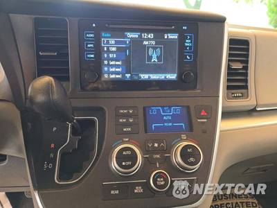 2017 Toyota Sienna LE 7-Passenger 119.3" WB - zdjęcie 10 z 37 - miniatura