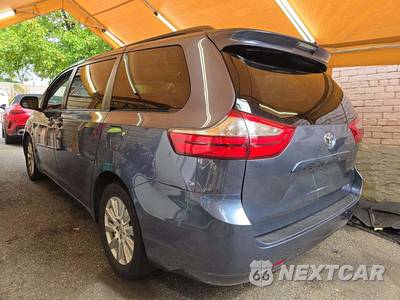 2017 Toyota Sienna LE 7-Passenger 119.3" WB - zdjęcie 2 z 37 - miniatura