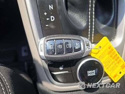 2026 Hyundai Venue SEL - zdjęcie 8 z 20 - miniatura