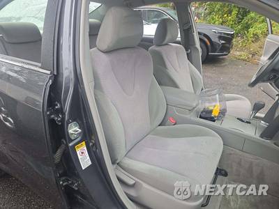 2010 Toyota Camry LE - zdjęcie 18 z 33 - miniatura
