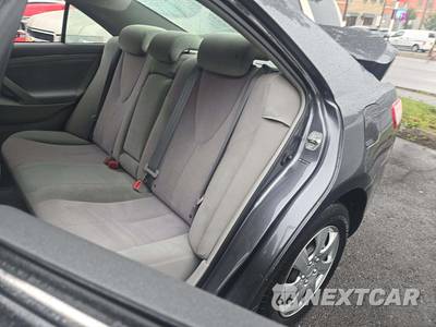2010 Toyota Camry LE - zdjęcie 13 z 33 - miniatura