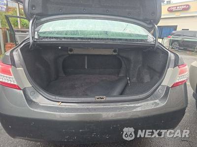 2010 Toyota Camry LE - zdjęcie 14 z 33 - miniatura