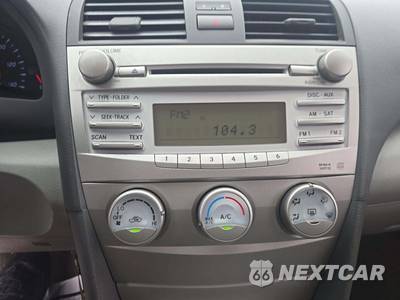 2010 Toyota Camry LE - zdjęcie 10 z 33 - miniatura