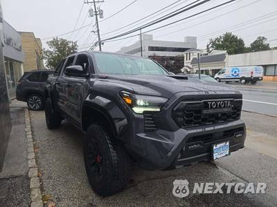 2026 Toyota Tacoma i-FORCE MAX TRD Pro Crew Cab Medium Bed - zdjęcie 4 z 20 - miniatura