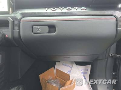 2026 Toyota Tacoma i-FORCE MAX TRD Pro Crew Cab Medium Bed - zdjęcie 19 z 20 - miniatura