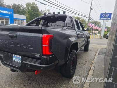 2026 Toyota Tacoma i-FORCE MAX TRD Pro Crew Cab Medium Bed - zdjęcie 3 z 20 - miniatura