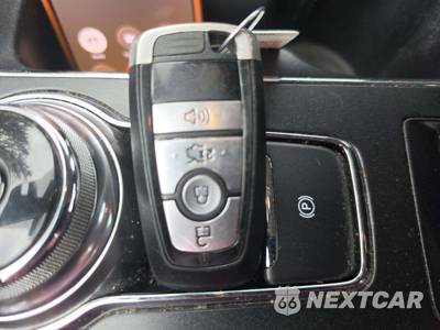 2020 Ford Fusion Hybrid SE - zdjęcie 8 z 22 - miniatura