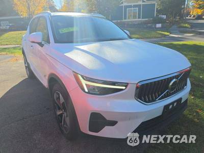 2024 Volvo XC40 B5 Core Dark Theme - zdjęcie 4 z 20 - miniatura