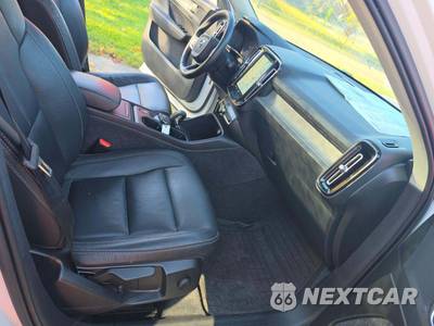 2024 Volvo XC40 B5 Core Dark Theme - zdjęcie 18 z 20 - miniatura