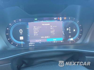 2024 Volvo XC40 B5 Core Dark Theme - zdjęcie 9 z 20 - miniatura