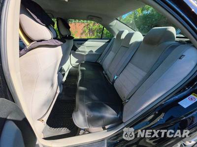 2015 Toyota Camry LE - zdjęcie 13 z 23 - miniatura