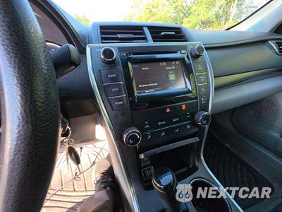 2015 Toyota Camry LE - zdjęcie 10 z 23 - miniatura