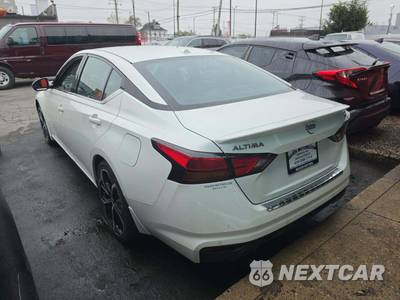 2023 Nissan Altima SR - zdjęcie 2 z 22 - miniatura