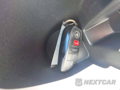 2026 Toyota Corolla SE Sedan - zdjęcie 8 z 22 - miniatura