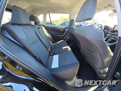 2025 Toyota RAV4 XLE - zdjęcie 16 z 21 - miniatura