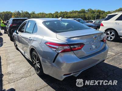2022 Toyota Camry SE - zdjęcie 2 z 22 - miniatura