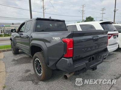 2024 Toyota Tacoma TRD Off-Road Crew Cab Long Bed - zdjęcie 2 z 21 - miniatura